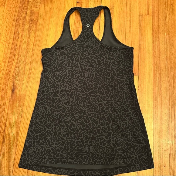 Lululemon Cool Racerback
Petal Camo Printed Black Deep Coal size unsure (z) - Picture 2 of 9